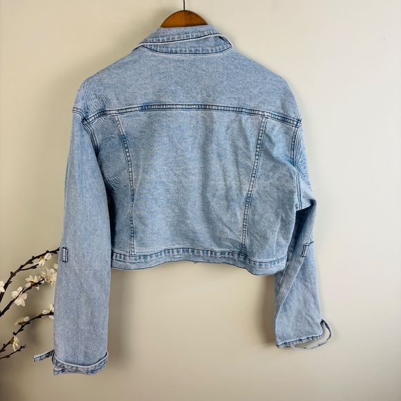Fashion Nova Light Wash Crop Denim Jacket Size 1X - Picture 5 of 5